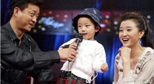 50岁宋祖英与61岁老公罗浩的儿子才11岁,儿子长得像妈妈